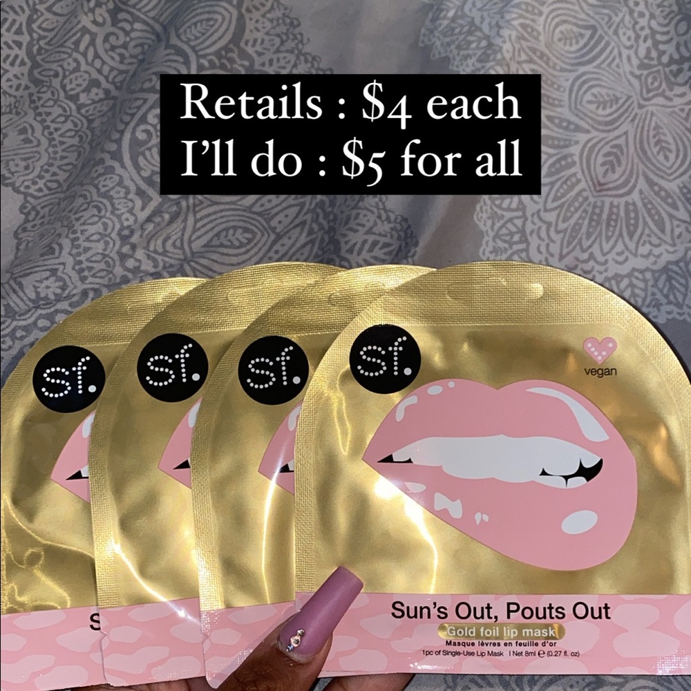 Gold foil lip mask